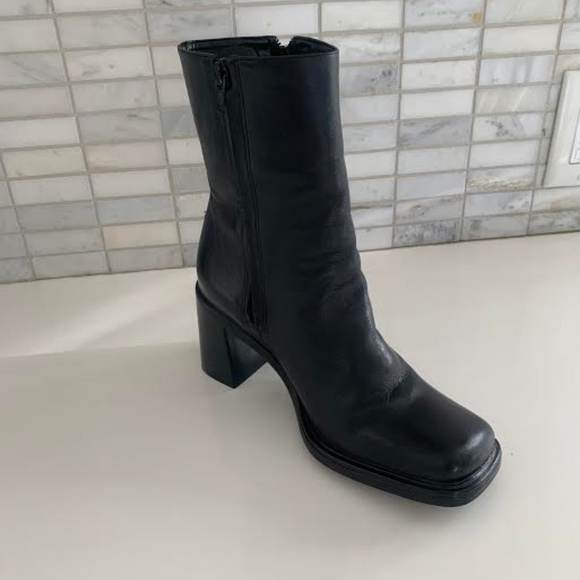 Square toe- black leather booties - Picture 4 of 5